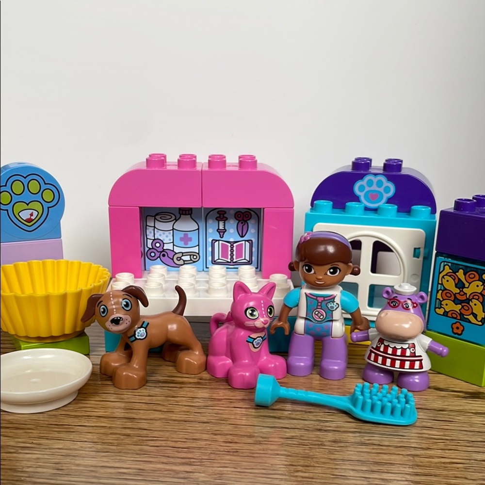 Duplo Doc McStuffins Vet set 10828